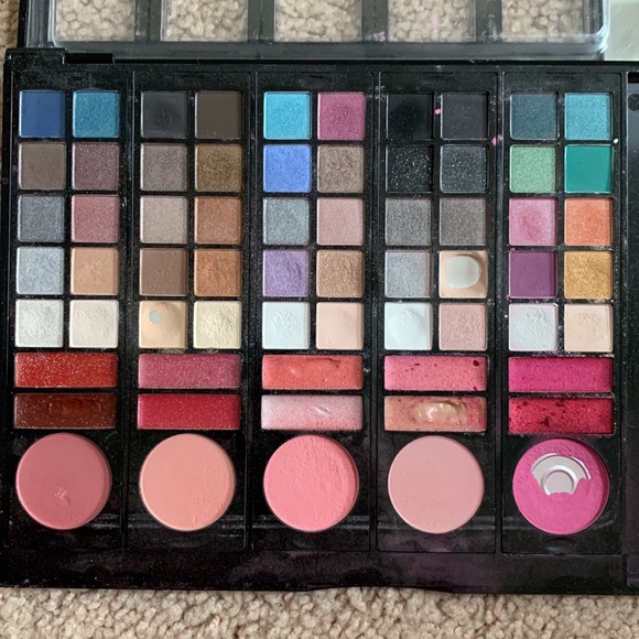Sephora and blush and eyeshadow palette 🎨 - Picture 4 of 4
